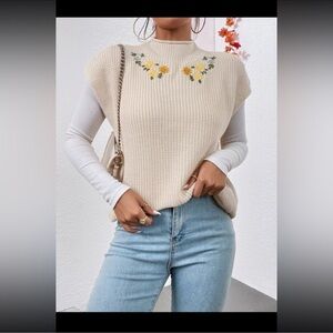 💜- SHEIN Floral Embroidered Mock Neck Sweater Vest size Small